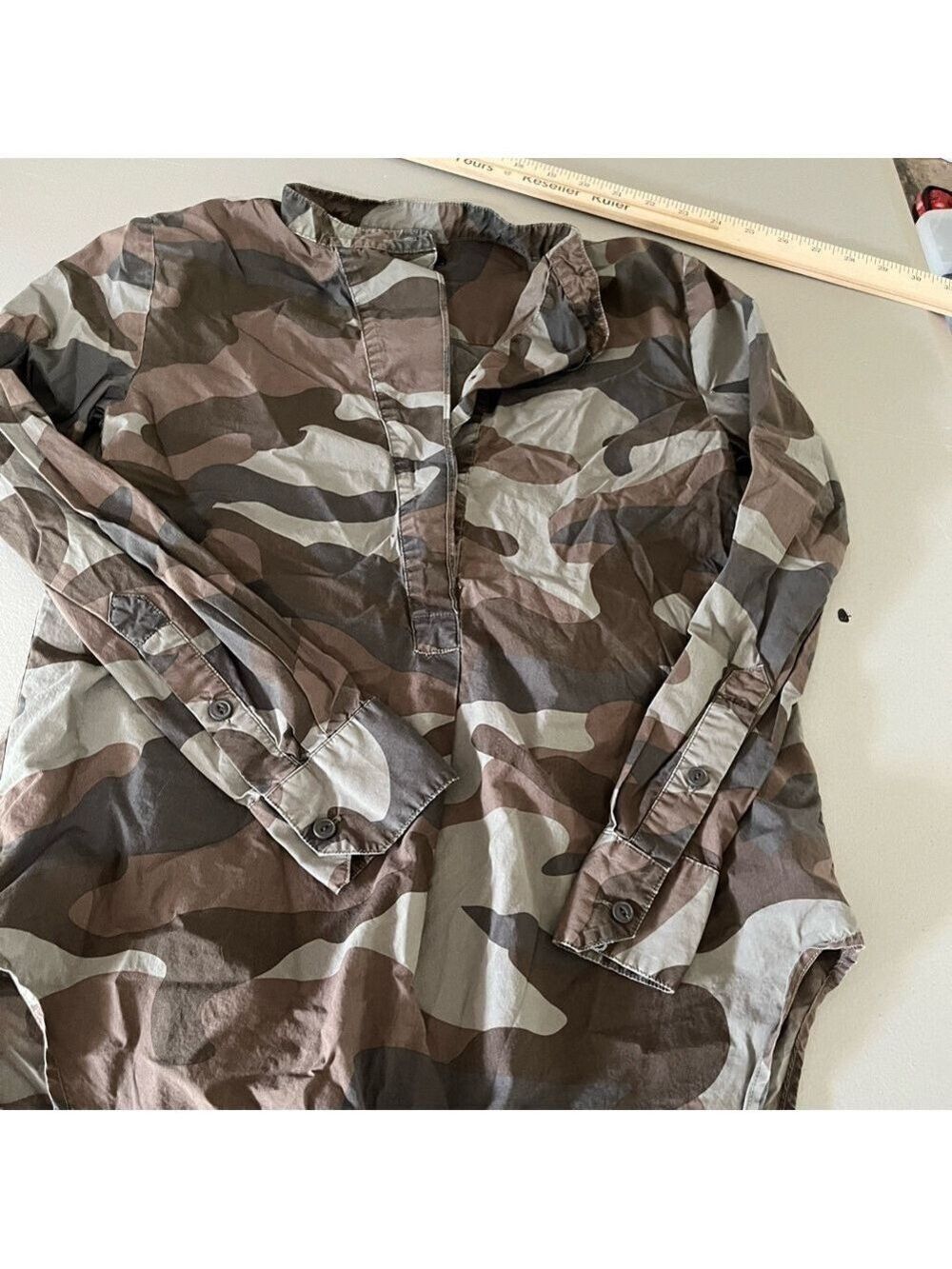 COPY - Madewell XS 1/4 button down Camo Shirt